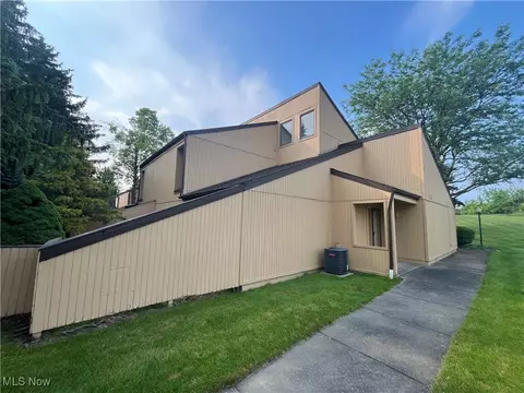 Exterior - 1434 Loop Rd, Kent, OH 44240 photo 5 of 5