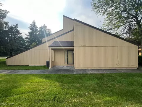 Exterior - 1434 Loop Rd, Kent, OH 44240 photo 3 of 5