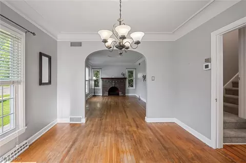 Living - 187 Clifton Dr, Boardman, OH 44512 photo 3 of 3