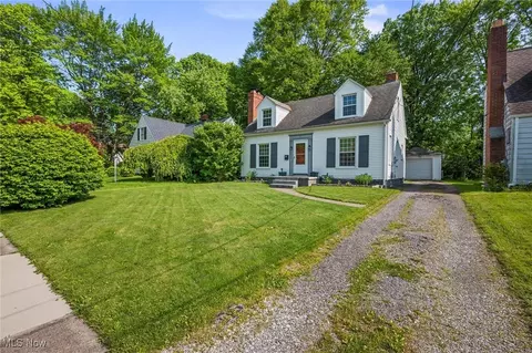 Exterior - 187 Clifton Dr, Boardman, OH 44512 photo 2 of 6