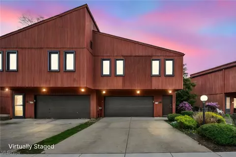 32751 Brookstone Ln, North Ridgeville, OH 44039