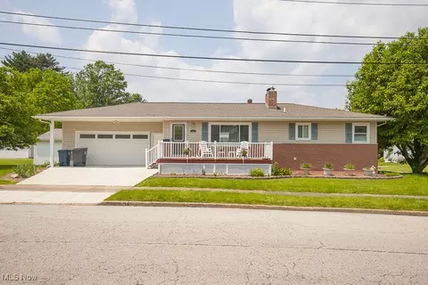 690 Mohawk Ave, Akron, OH 44305