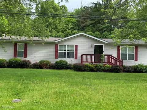 46153 Mort Dr, East Liverpool, OH 43920