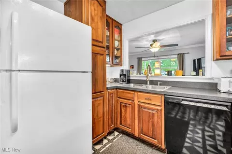 4113 Riverside Dr, Lorain, OH 44055 photo 11