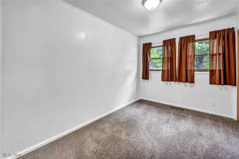 4113 Riverside Dr, Lorain, OH 44055 photo 21