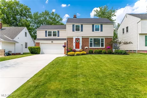 5165 E Farnhurst Rd, Lyndhurst, OH 44124