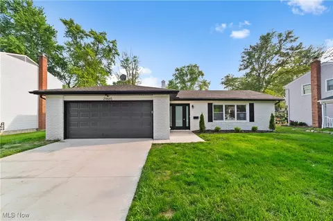 29665 Wellington Dr, North Olmsted, OH 44070