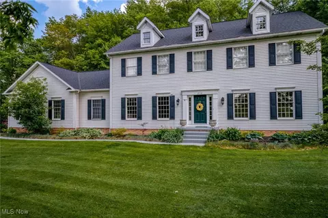 2930 Pine Trails Cir, Hudson, OH 44236
