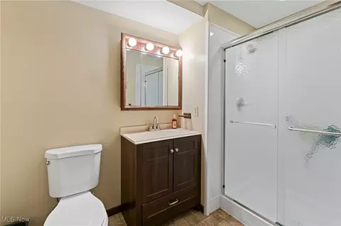 Bath - 40698 Whitney Rd, Lagrange, OH 44050 photo 1 of 2