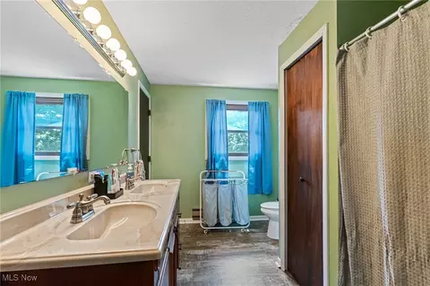 Bath - 40698 Whitney Rd, Lagrange, OH 44050 photo 2 of 2