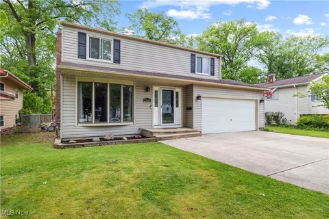 26444 Redwood Dr, Olmsted Falls, OH 44138