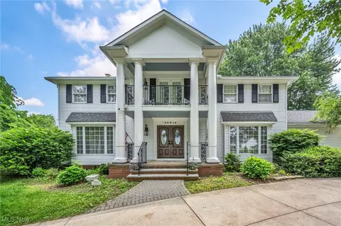 38814 Johnnycake Ridge Rd, Willoughby, OH 44094