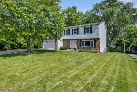 3895 Mars Dr, Brunswick, OH 44212