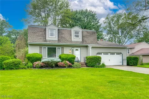 6690 Nicoll Dr, North Ridgeville, OH 44039
