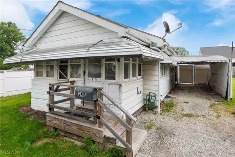 365 Stephens Rd, Akron, OH 44312