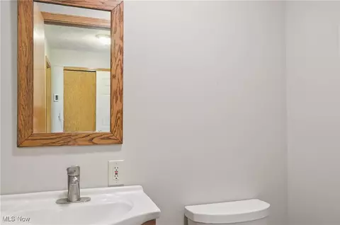 685 Timothy Dr, Willard, OH 44890 photo 10