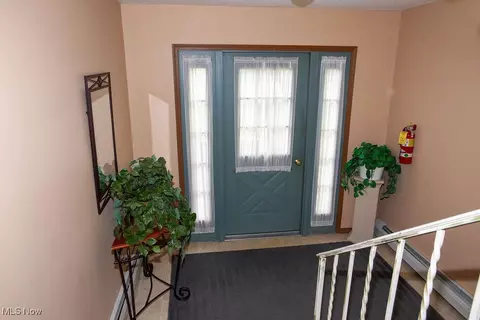 Entry Way - 816 Pearson Un #1, Boardman, OH 44512 photo 1 of 1
