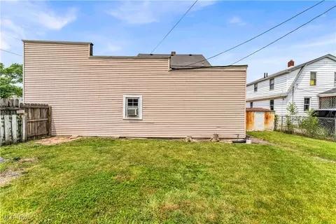 2500 E 32nd St, Lorain, OH 44055 photo 9