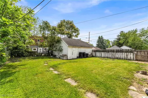 2500 E 32nd St, Lorain, OH 44055 photo 7