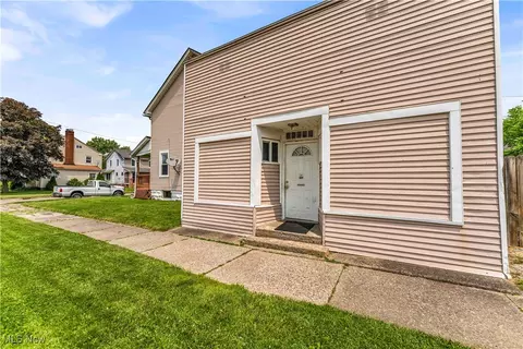 2500 E 32nd St, Lorain, OH 44055 photo 6