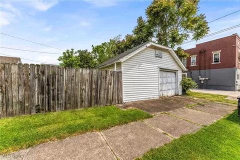 2500 E 32nd St, Lorain, OH 44055 photo 4