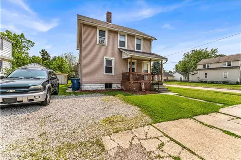 2500 E 32nd St, Lorain, OH 44055 photo 2