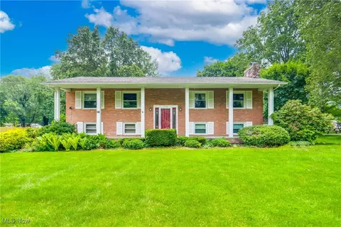 650 Rawlins Ave, New Franklin, OH 44319