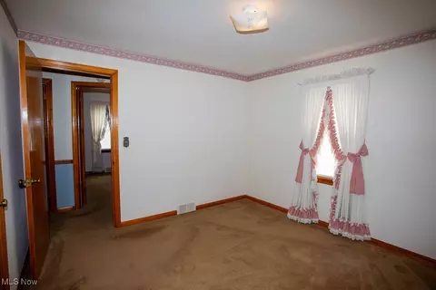 Bedroom - 200 Helena Dr, Struthers, OH 44471 photo 2 of 6
