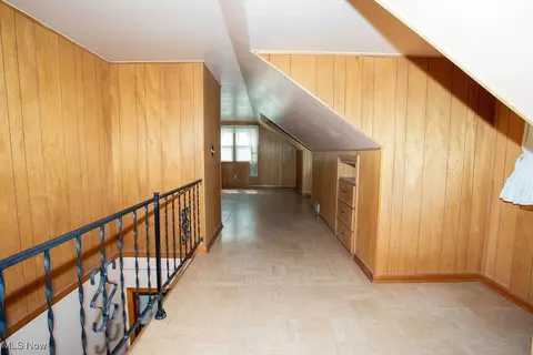 Entry Way - 200 Helena Dr, Struthers, OH 44471 photo 1 of 3