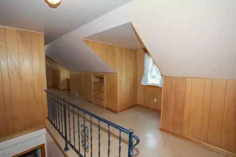 Entry Way - 200 Helena Dr, Struthers, OH 44471 photo 2 of 3