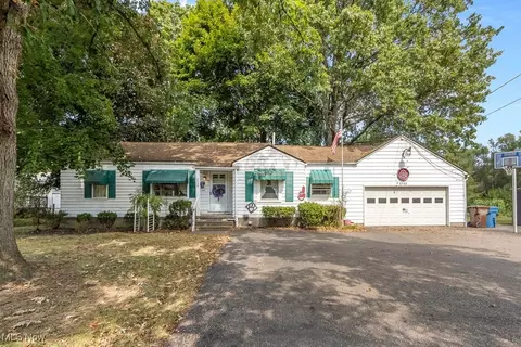 2733 E Waterloo Rd, Akron, OH 44312 photo 2