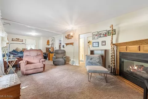 2733 E Waterloo Rd, Akron, OH 44312 photo 5
