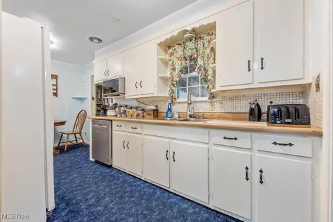 2733 E Waterloo Rd, Akron, OH 44312 photo 14