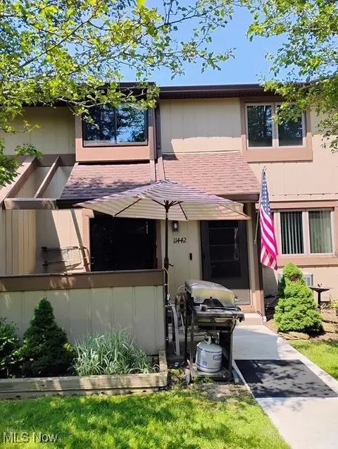 11442 Harbour Light Dr, North Royalton, OH 44133