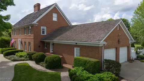 195 W 5th St, Dover, OH 44622