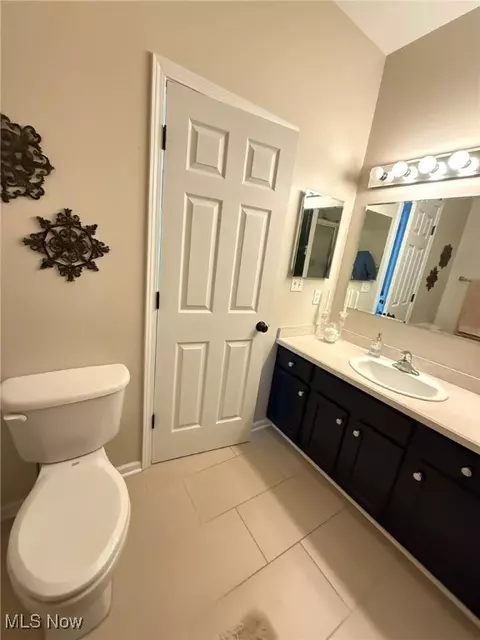 Bath - 5645 Clingan Rd #2D, Struthers, OH 44471 photo 5 of 9