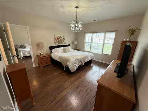 Bedroom - 5645 Clingan Rd #2D, Struthers, OH 44471 photo 4 of 6