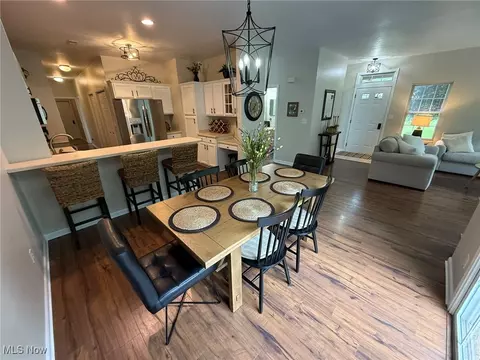 Dining - 5645 Clingan Rd #2D, Struthers, OH 44471 photo 2 of 3