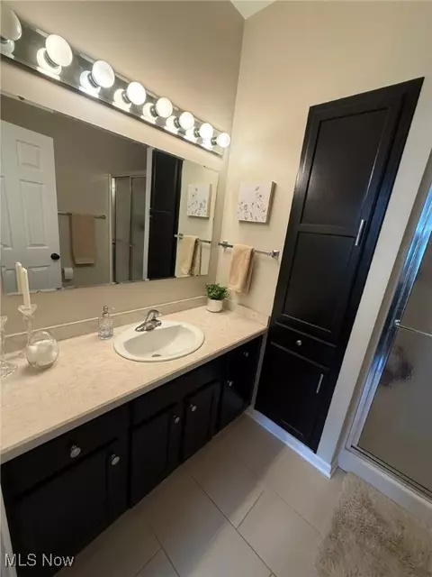 Bath - 5645 Clingan Rd #2D, Struthers, OH 44471 photo 3 of 9