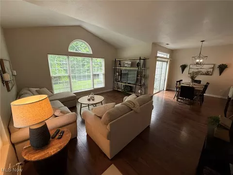 Living - 5645 Clingan Rd #2D, Struthers, OH 44471 photo 1 of 4