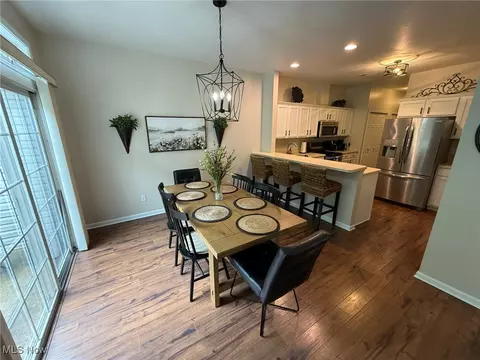 Dining - 5645 Clingan Rd #2D, Struthers, OH 44471 photo 1 of 3
