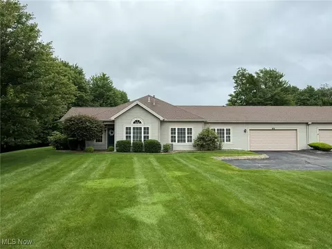 Exterior - 5645 Clingan Rd #2D, Struthers, OH 44471 photo 1 of 2