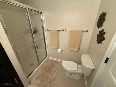 Bath - 5645 Clingan Rd #2D, Struthers, OH 44471 photo 4 of 9