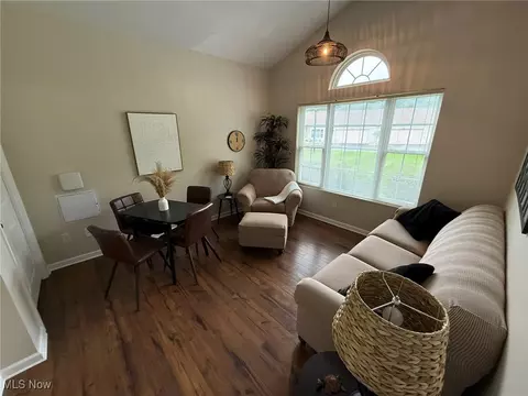 Living - 5645 Clingan Rd #2D, Struthers, OH 44471 photo 4 of 4