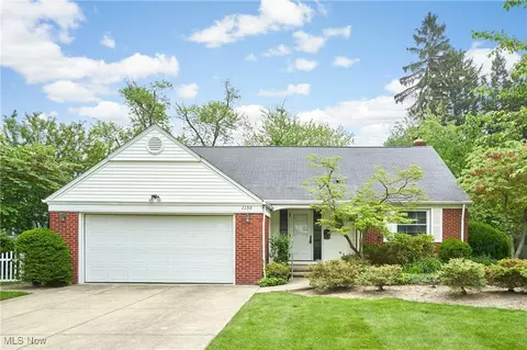 1155 Melrose Dr, Westlake, OH 44145