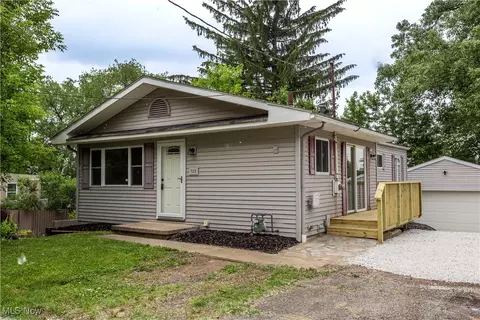 725 Freedom Ave, Akron, OH 44310