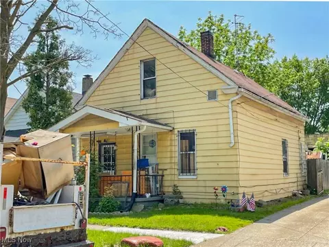 6644 Clement Ave, Cleveland, OH 44105
