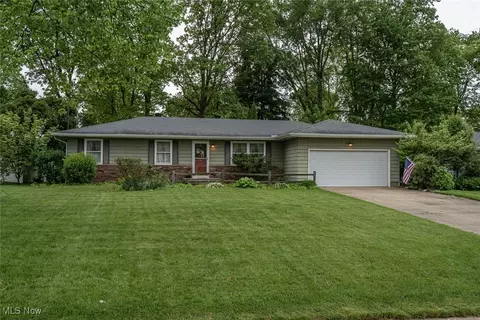 2785 Greenridge Rd, Norton, OH 44203
