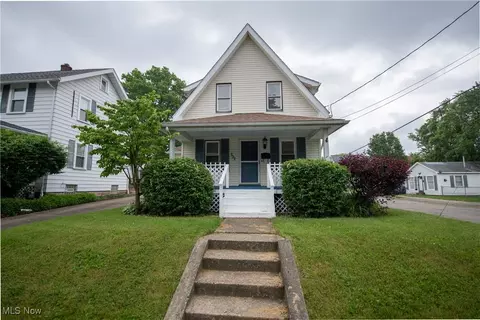 202 Pershing Ave NE, North Canton, OH 44720