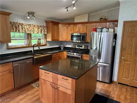 5595 Ford Rd, Madison, OH 44057 photo 2